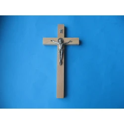 Krzyż drewniany z medalem Św.Benedykta na ścianę 20 cm Nr.5